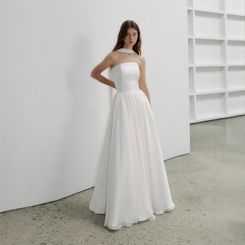 Minimally Designed Strapless W - Photography Natural Lighting Basics recension och pris