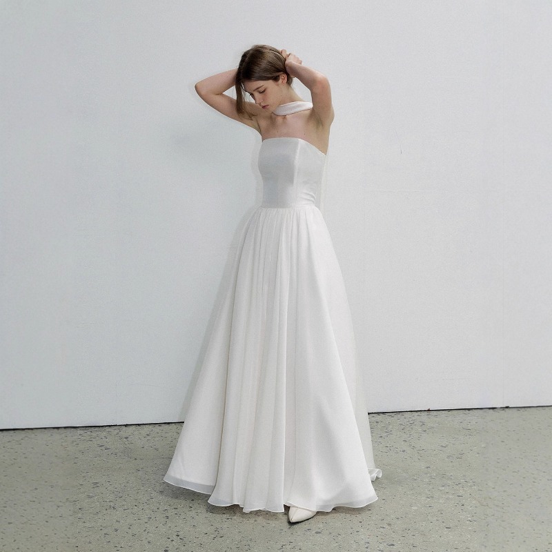Minimally Designed Strapless W - Photography Natural Lighting Basics recension och pris