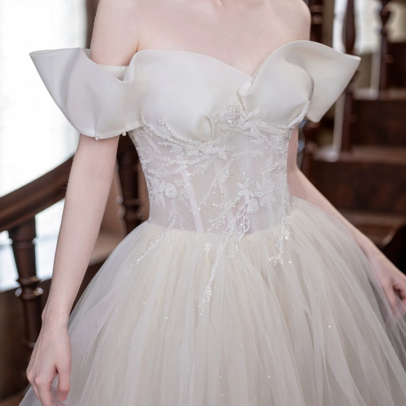One Shoulder Light Wedding Dre - Photography Natural Lighting Basics recension och pris
