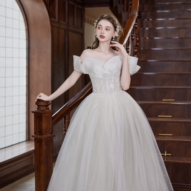 One Shoulder Light Wedding Dre - Photography Natural Lighting Basics recension och pris